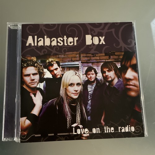 Alabaster box love on - box,